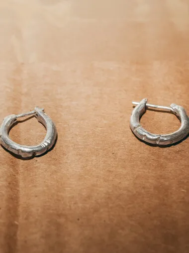 Na131 round clip earrings - Image 3