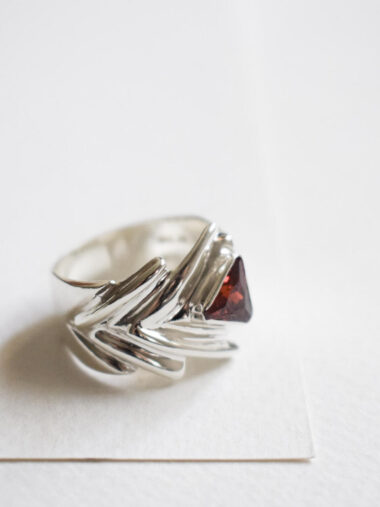 Ring no14 triangle zircon SIZE 53 - Image 4