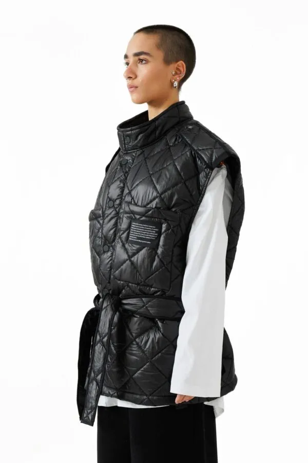 Sleeveless capitone jacket - Image 2