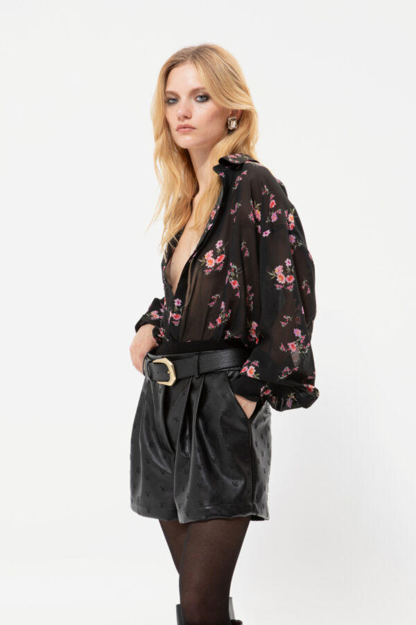 VK BLACK FAUX LEATHER SHORTS - Image 3