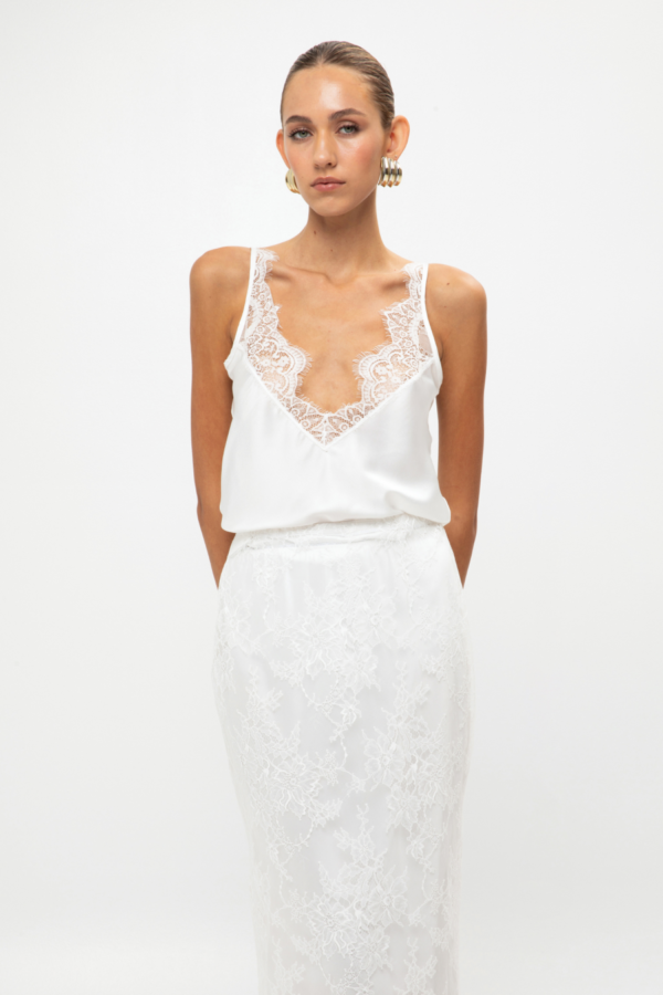 WHITE LACE-TRIMMED TANK TOP